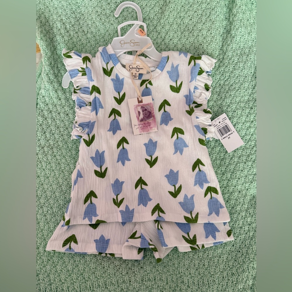 NWT Jessica Simpson Tshirt and Shorts Set in 2T